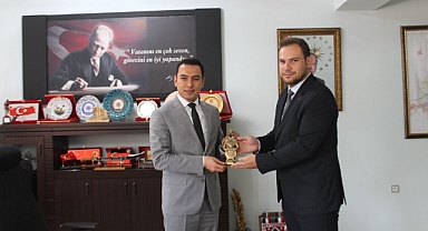 AK Parti Dinar İlçe Teşkilatı'ndan Kaymakamımız Uğuz'a Hayırlı Olsun Ziyareti