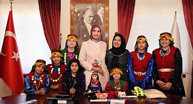 Vali Yiğitbaşı'na Tatarlı Heyeti'nden Kültürel Ziyaret!