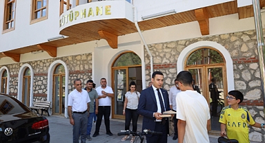 Kaymakamımız Hasan UĞUZ’dan Kütüphane Ziyareti