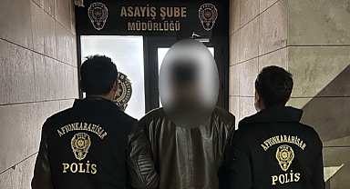 Dolandırıcılık, Tehdit ve Sahtecilik Suçlarından Aranan Şahıs Yakalandı