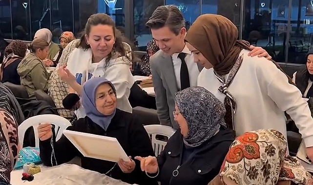 Dazkırı Belediyesi'nden Kadınlara Özel Tuval Nakış Atölyesi