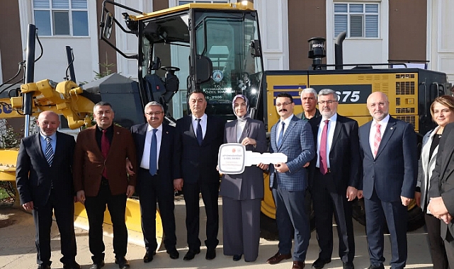 Vali Yiğitbaşı, İl Özel İdaresi Araç Dağıtım Programına Katıldı