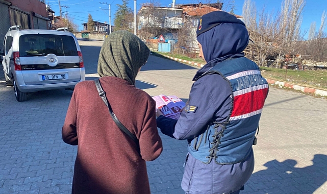 Afyonkarahisar İl Jandarmasından Salar’da KADES ve Kadına El Kalkamaz Bilgilendirmesi