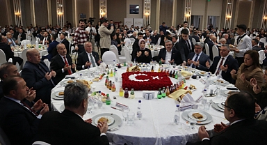 Afyonkarahisar Valimiz Doç. Dr. Kübra Güran Yiğitbaşı’na Veda Yemeği