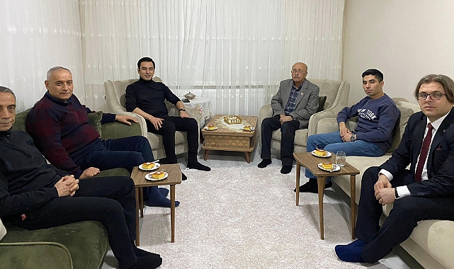 Kaymakamımız Hasan UĞUZ ve İlçe Müdürleri, Şehit Yüzbaşı Süleyman ŞAHİN'in Şahadet Yıl Dönümünde Ailesiyle İftarda Buluştu