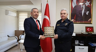 Dinar Belediye Başkanımız Veysel Topçu’dan İlçe Emniyet Müdürü Savaş Kan’a Ziyaret