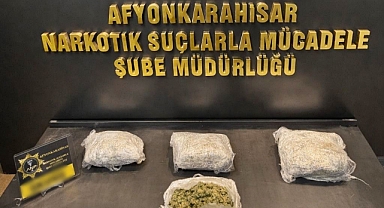 Uygulama Noktasında 1,5 Kilo Uyuşturucu Ele Geçirildi!