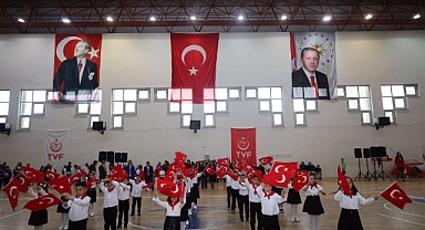 Dinar’da 23 Nisan Coşkusu Kapalı Spor Salonu’nda Zirveye Ulaştı