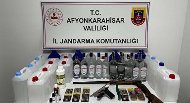 Şuhut’ta Jandarma Baskını: Kaçak Alkol ve Mühimmat Ele Geçirildi